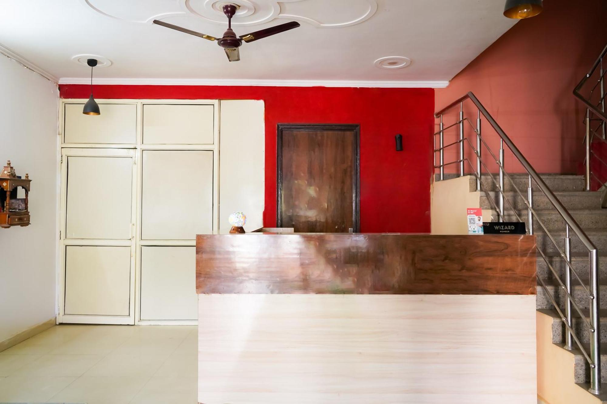 Hotel Roomshala 002 Rose Residency Near Yashobhoomi