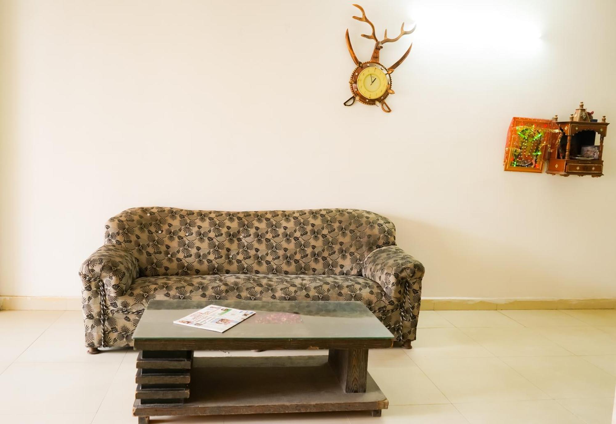 Roomshala 002 Rose Residency Near Yashobhoomi Hotel New Delhi